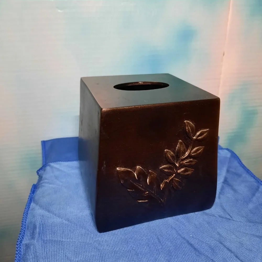Decoritive Tissue Box - Picture 5 of 6